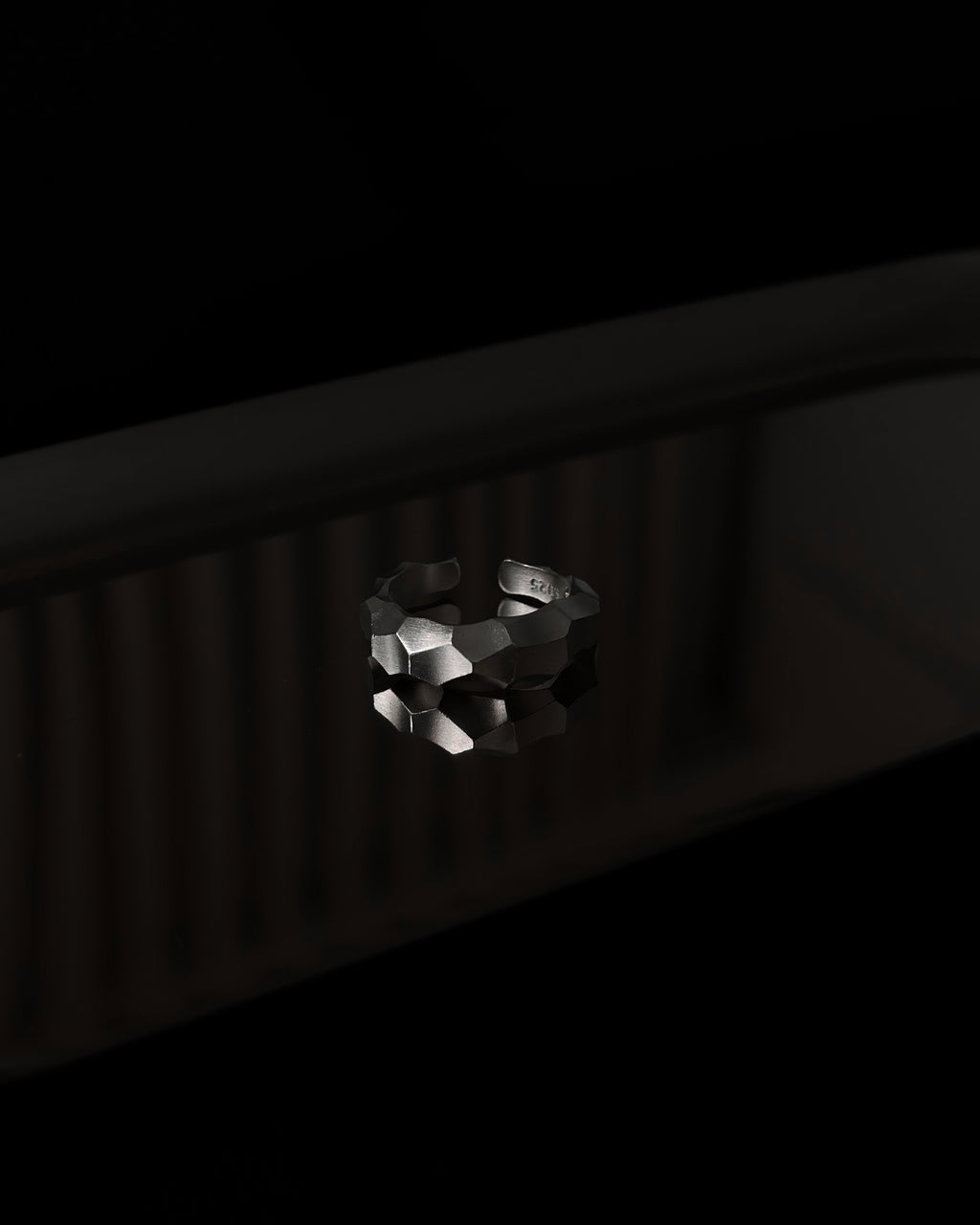 Hexform Ring